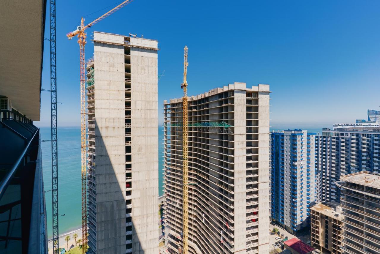 Beach Tower By G-Point Батуми Екстериор снимка